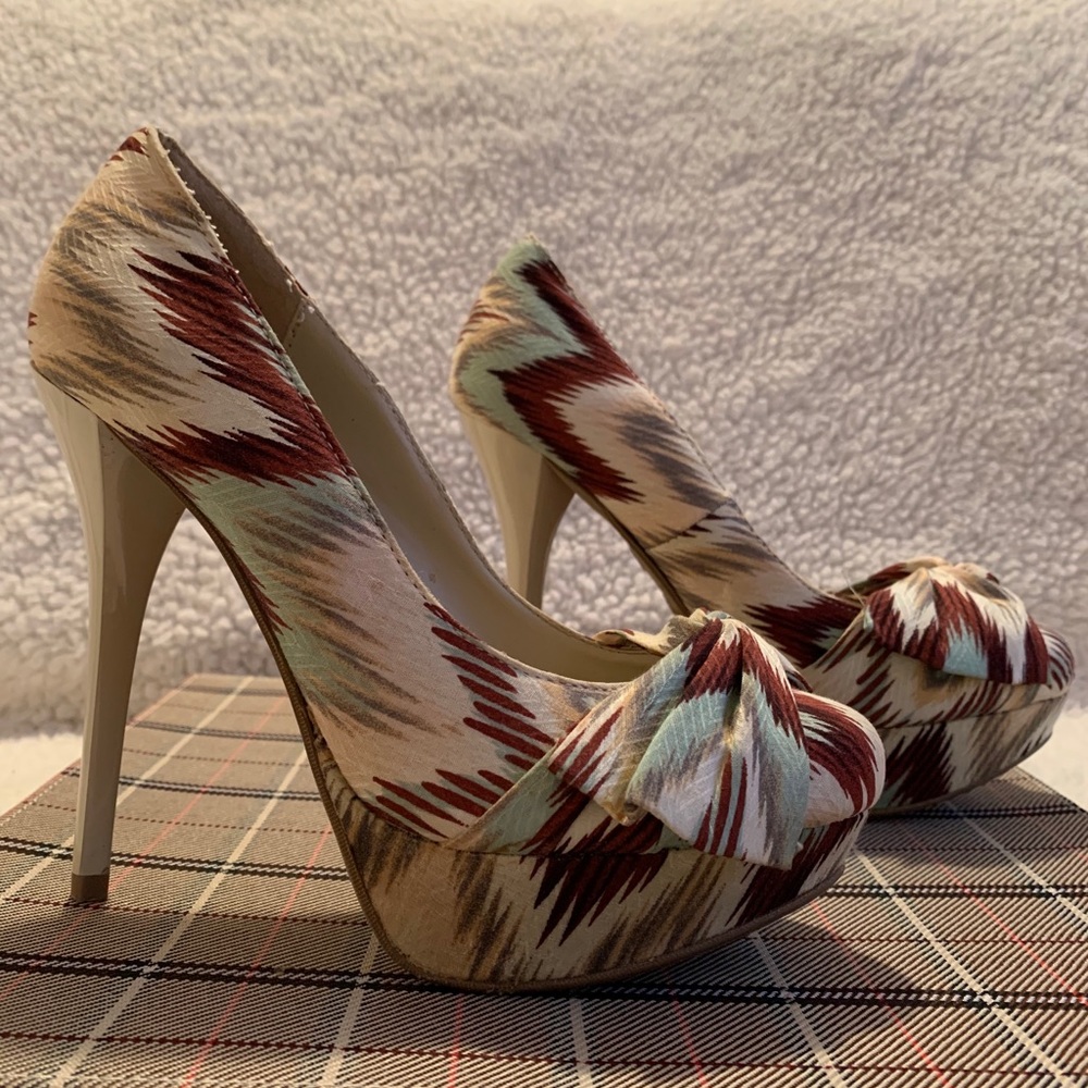 Fabric high heels size 6
